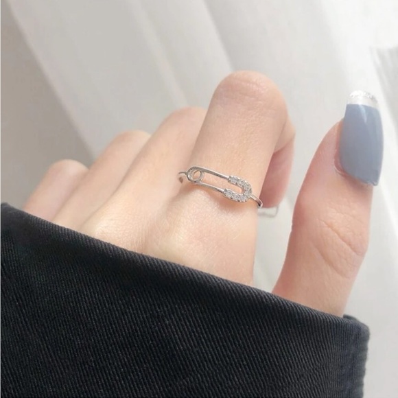 SILVER SAFETY PIN CUFF RING - Picture 4 of 4